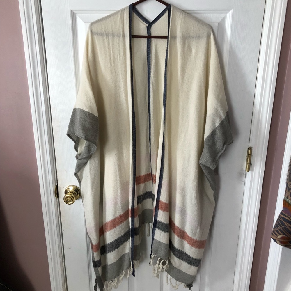 Ann Taylor LOFT: Cream/Navy/Red Poncho